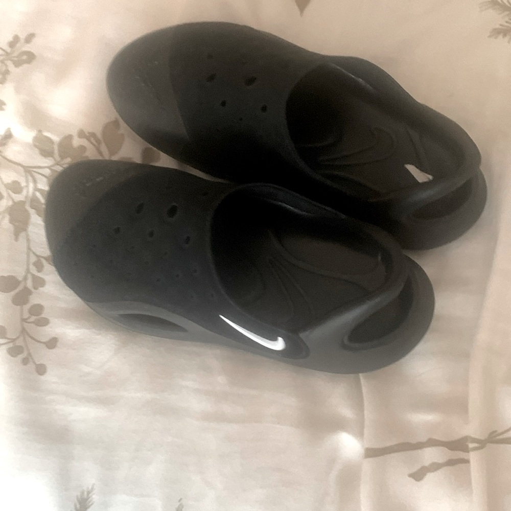 Nike slides New without tags
